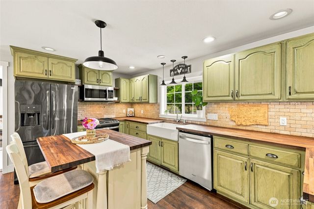 23224 37th Avenue NE, Arlington, WA 98223