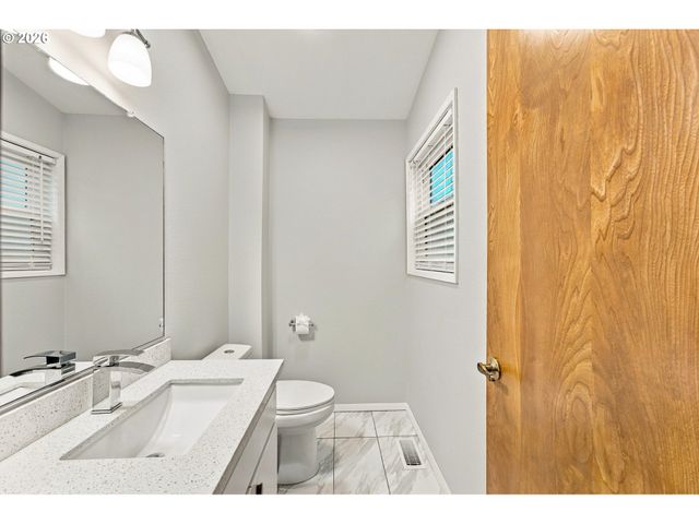 10023 Sw QUAIL POST Rd, Portland, OR 97219