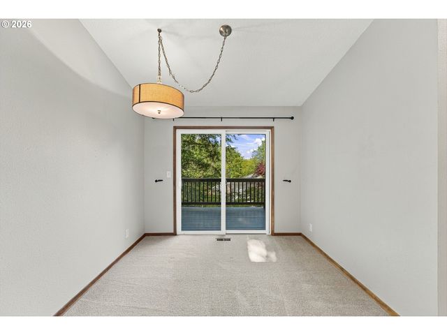 10023 Sw QUAIL POST Rd, Portland, OR 97219