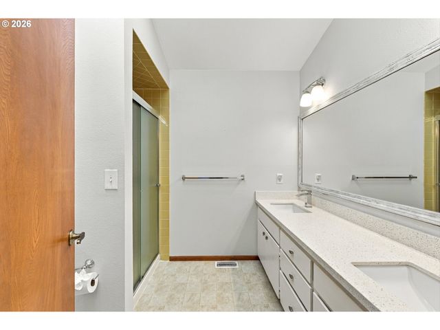 10023 Sw QUAIL POST Rd, Portland, OR 97219