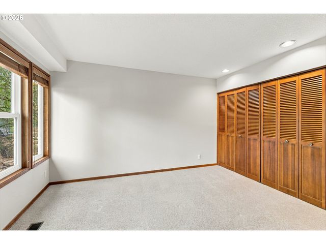 10023 Sw QUAIL POST Rd, Portland, OR 97219