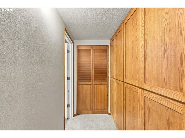 10023 Sw QUAIL POST Rd, Portland, OR 97219