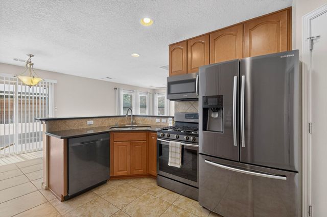 10940 Fort Point Lane NE, Albuquerque, NM 87123