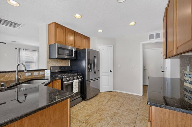 10940 Fort Point Lane NE, Albuquerque, NM 87123