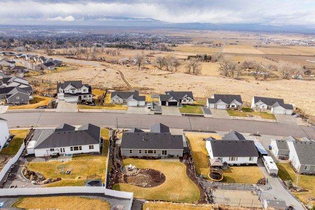 668 N 800 E, Hyde Park, UT 84318