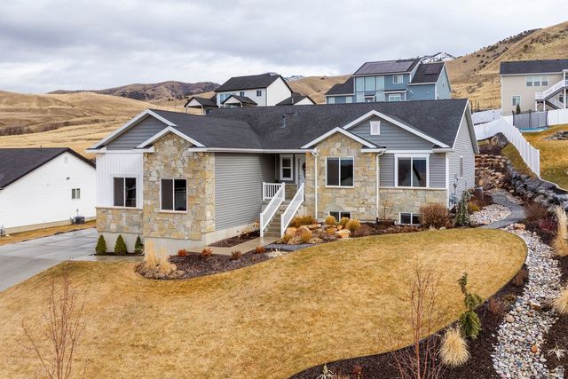 668 N 800 E, Hyde Park, UT 84318