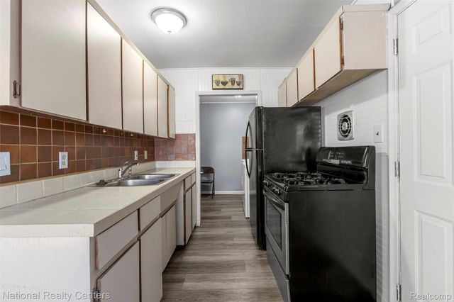 457 Stewart Avenue, Lincoln Park, MI 48146