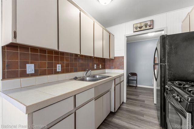 457 Stewart Avenue, Lincoln Park, MI 48146