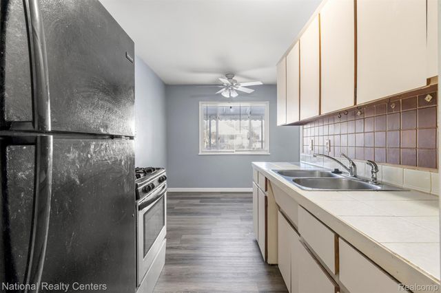 457 Stewart Avenue, Lincoln Park, MI 48146