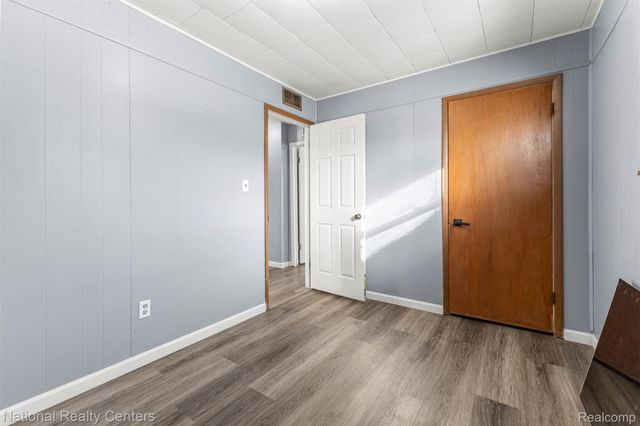 457 Stewart Avenue, Lincoln Park, MI 48146