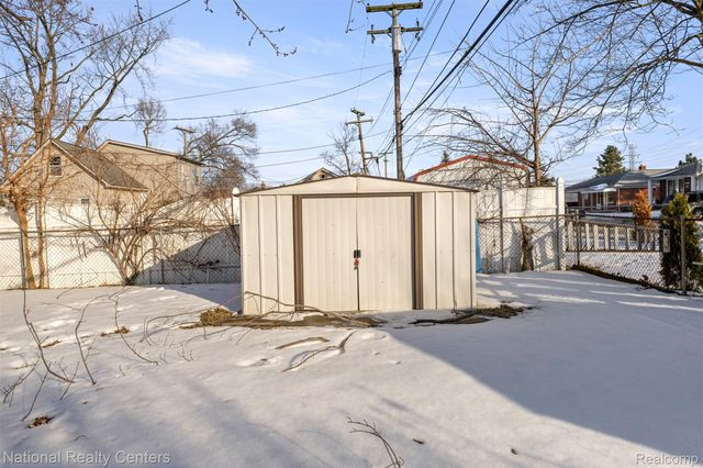 457 Stewart Avenue, Lincoln Park, MI 48146