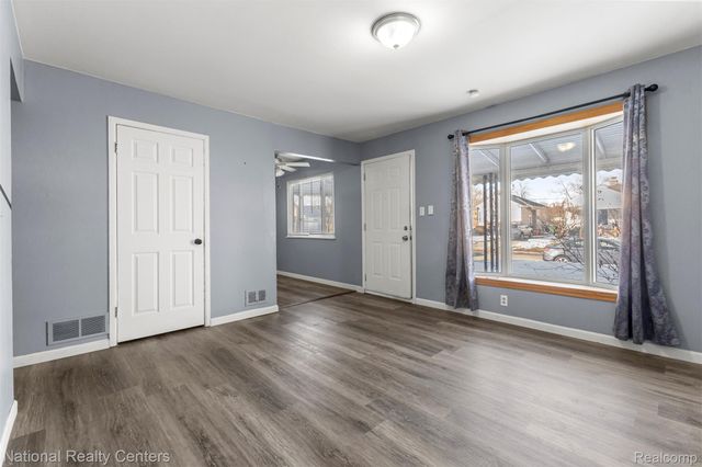 457 Stewart Avenue, Lincoln Park, MI 48146