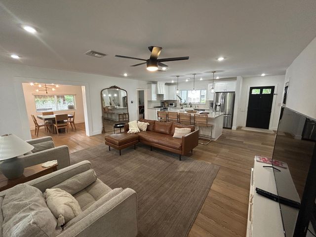 4016 E Avalon Drive, Phoenix, AZ 85018