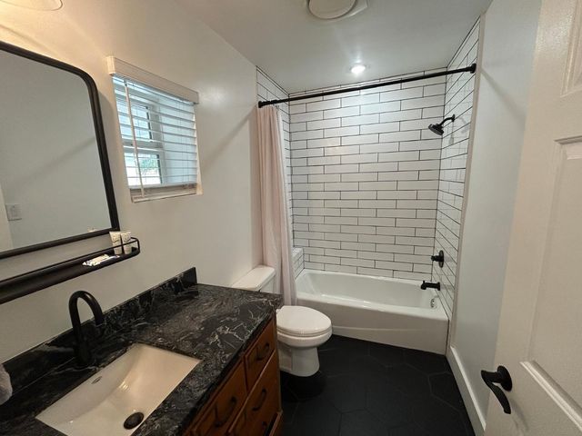 4016 E Avalon Drive, Phoenix, AZ 85018