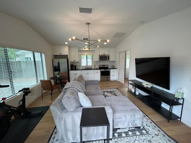 4016 E Avalon Drive, Phoenix, AZ 85018