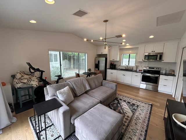 4016 E Avalon Drive, Phoenix, AZ 85018