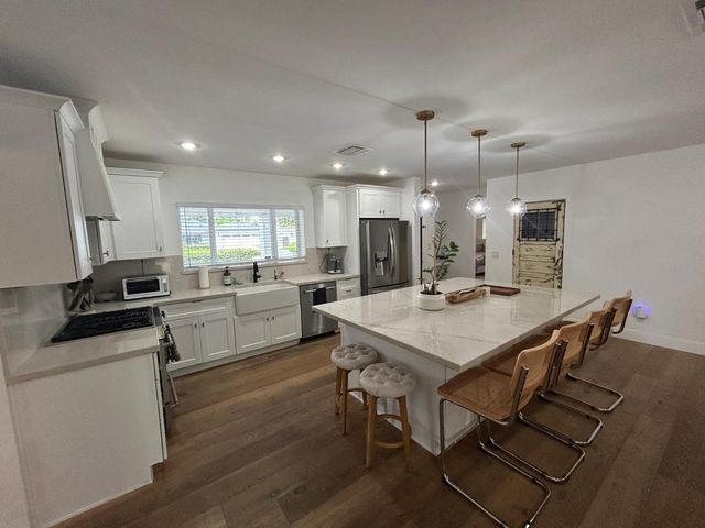 4016 E Avalon Drive, Phoenix, AZ 85018