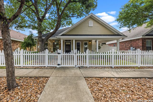 2322 Cotton Blvd., New Braunfels, TX 78130
