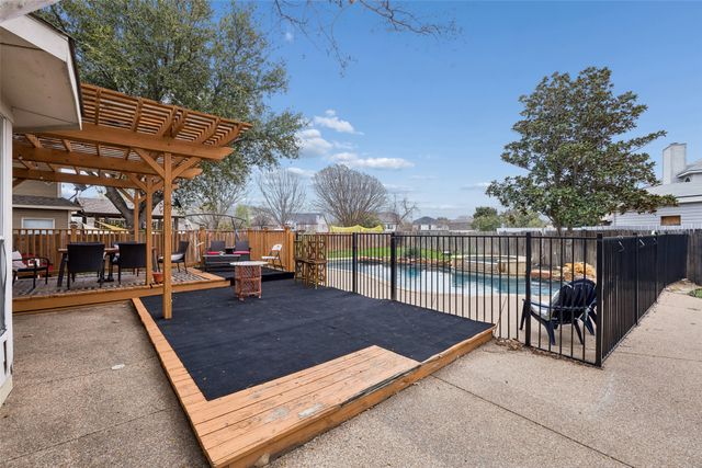 5076 Blanco Drive, Haltom City, TX 76137