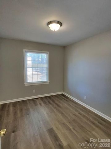 6817 Deanwood Place, Charlotte, NC 28217