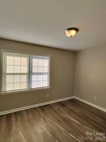 6817 Deanwood Place, Charlotte, NC 28217