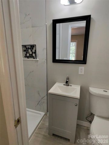 6817 Deanwood Place, Charlotte, NC 28217