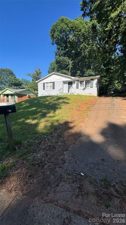 6817 Deanwood Place, Charlotte, NC 28217