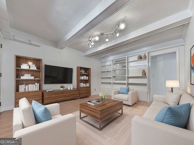 2425 Lawrenceville Highway, Decatur, GA 30033