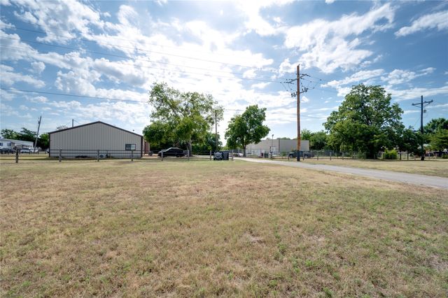 15602 State HWY 160, Blue Ridge, TX 75424