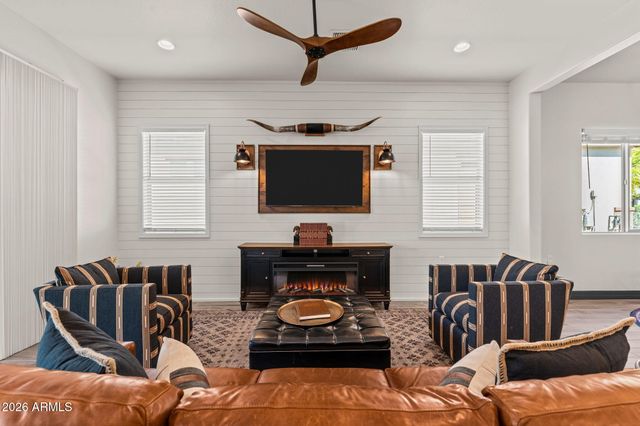 4254 Sawbuck Way, Wickenburg, AZ 85390