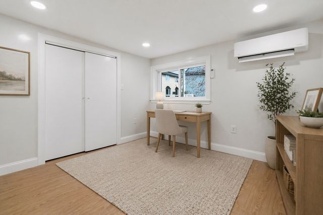 123 Pine Hill Cir, Waltham, MA 02451