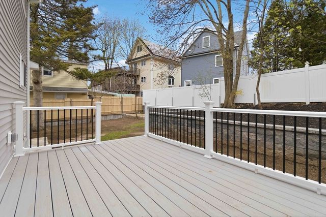 123 Pine Hill Cir, Waltham, MA 02451