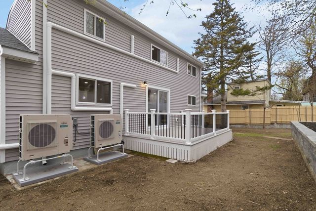 123 Pine Hill Cir, Waltham, MA 02451