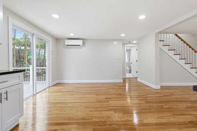 123 Pine Hill Cir, Waltham, MA 02451