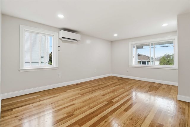 123 Pine Hill Cir, Waltham, MA 02451