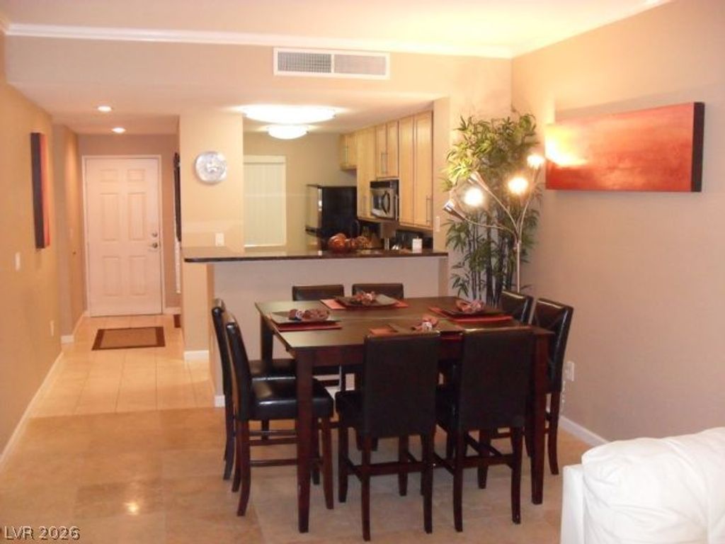 260 East FLAMINGO Road 114, Las Vegas, NV 89169