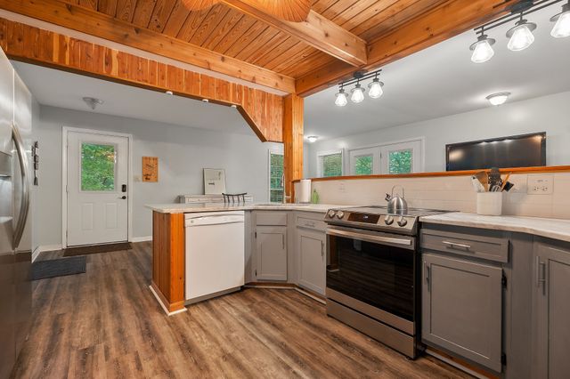 1385 Lakeside Dr, Smithville, TN 37166