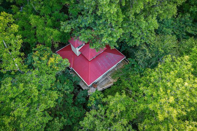 1385 Lakeside Dr, Smithville, TN 37166
