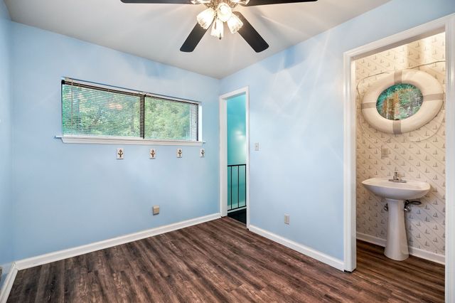 1385 Lakeside Dr, Smithville, TN 37166