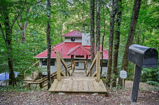 1385 Lakeside Dr, Smithville, TN 37166