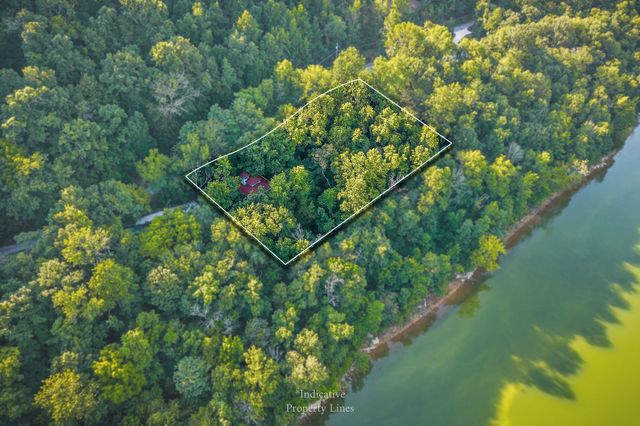 1385 Lakeside Dr, Smithville, TN 37166