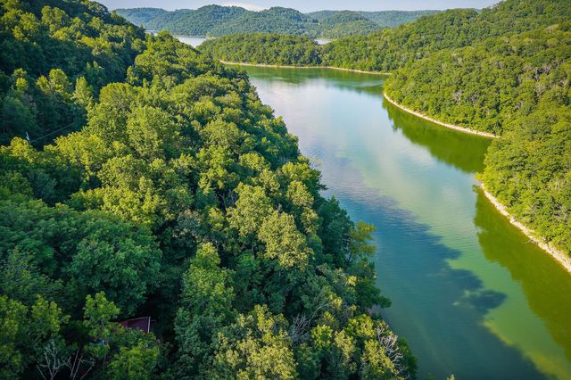 1385 Lakeside Dr, Smithville, TN 37166