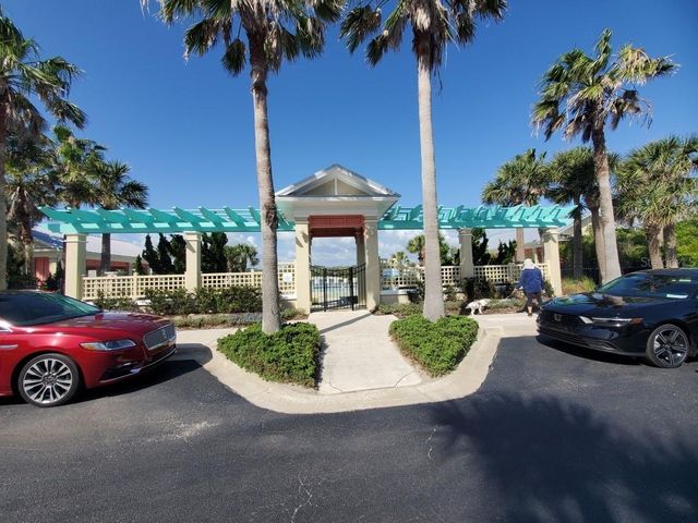 37 SANDY BEACH WAY, Palm Coast, FL 32137