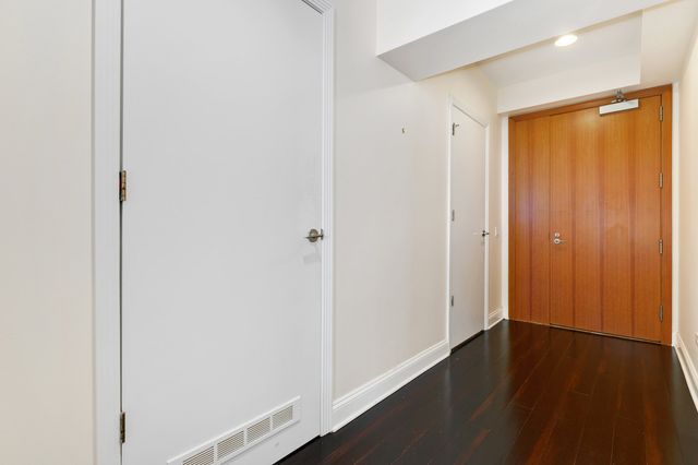 501 N Clinton Street 901, Chicago, IL 60654