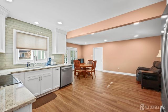 2 Varnum Lane, Manalapan, NJ 07726