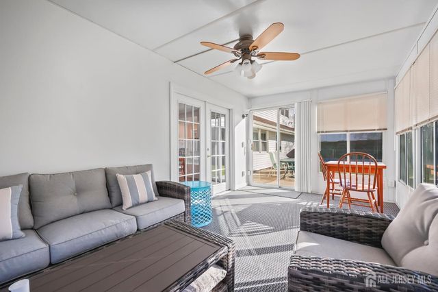 2 Varnum Lane, Manalapan, NJ 07726