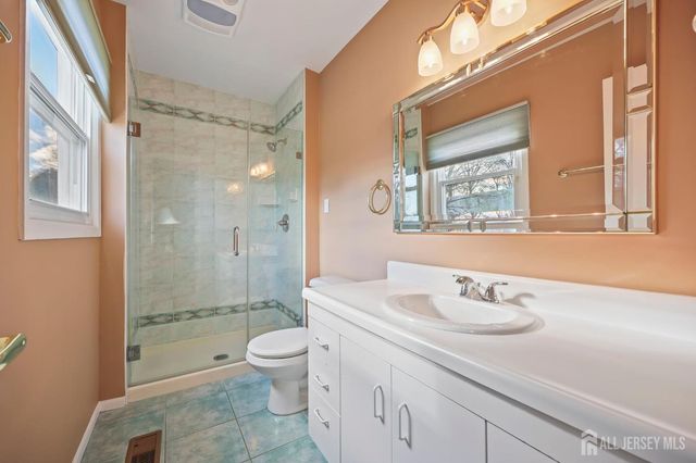 2 Varnum Lane, Manalapan, NJ 07726