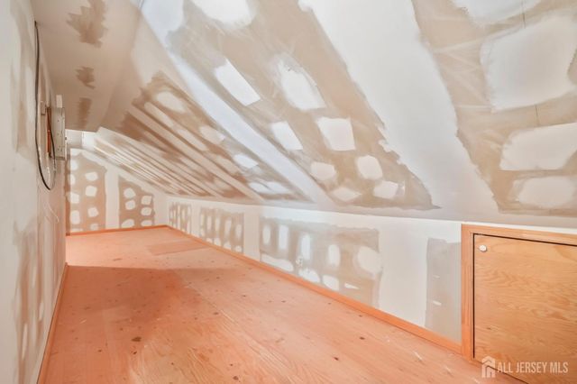 2 Varnum Lane, Manalapan, NJ 07726