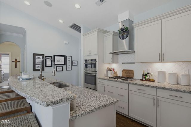 1813 Knights Crest Way, Wake Forest, NC 27587