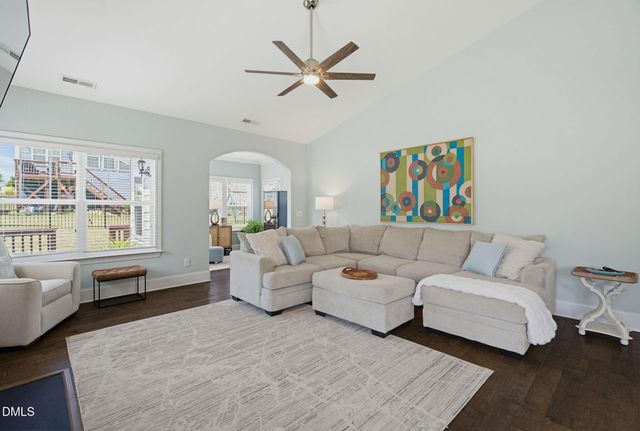 1813 Knights Crest Way, Wake Forest, NC 27587